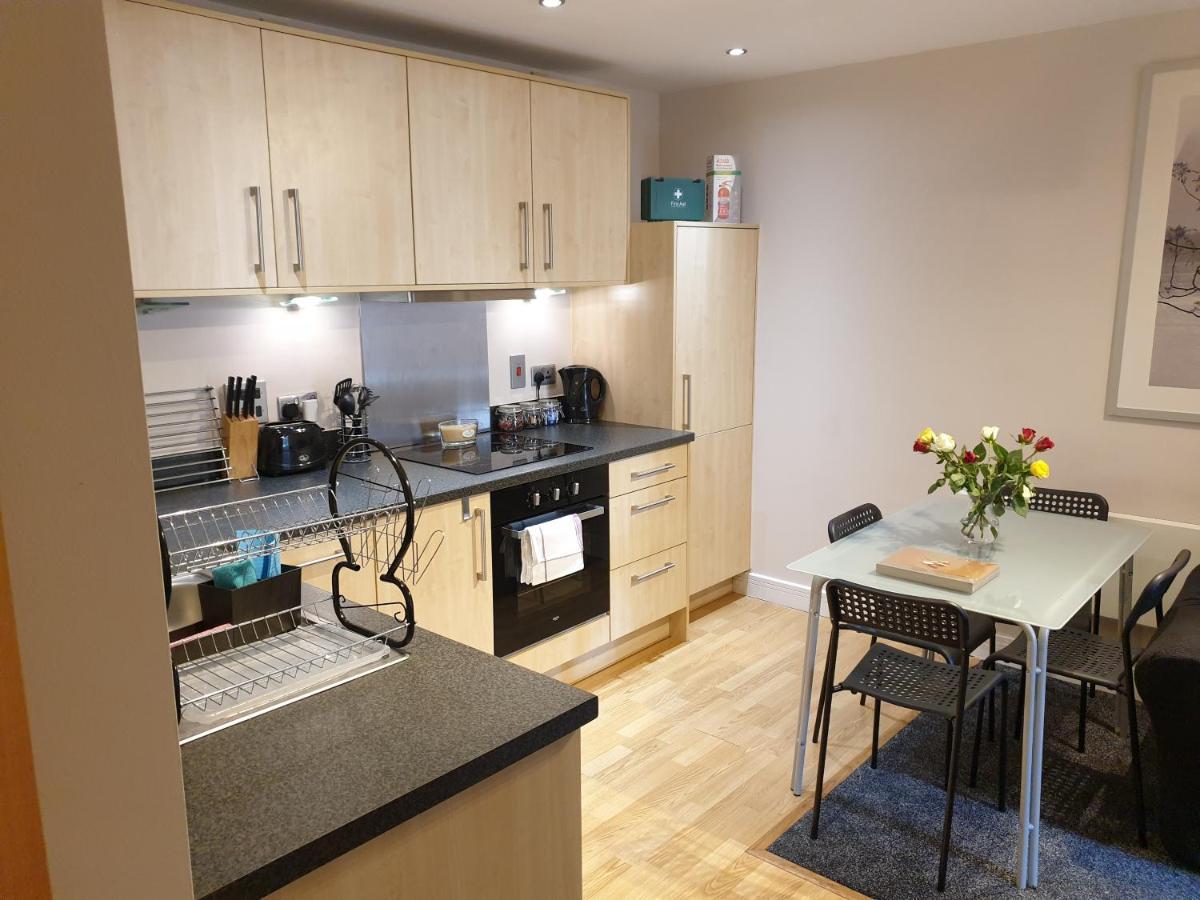 Birmingham Emerald, 2 Bedroom Apartment Екстер'єр фото