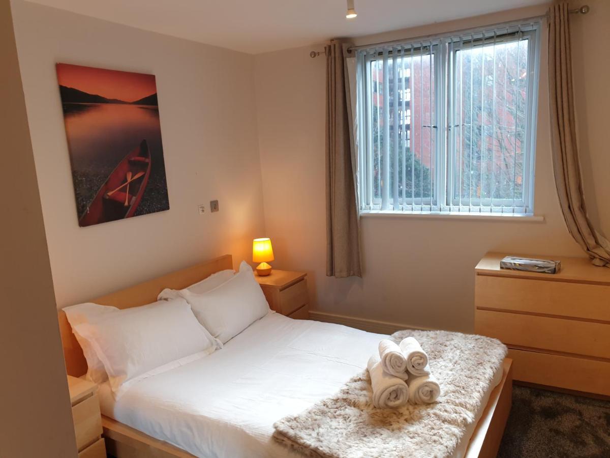 Birmingham Emerald, 2 Bedroom Apartment Екстер'єр фото