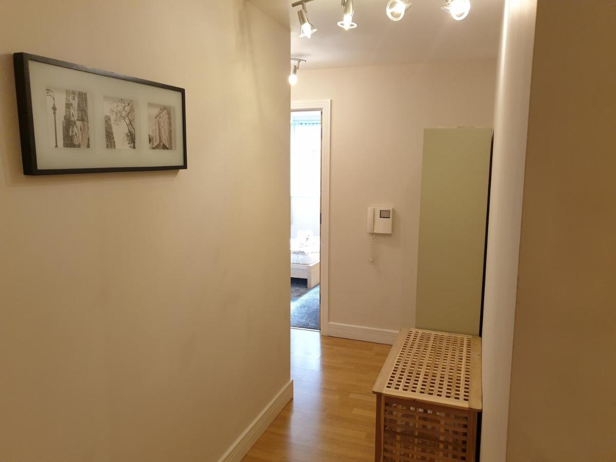 Birmingham Emerald, 2 Bedroom Apartment Екстер'єр фото